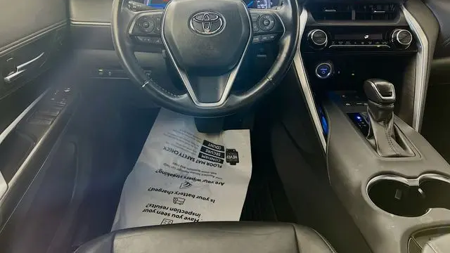 2022 Toyota Venza LE