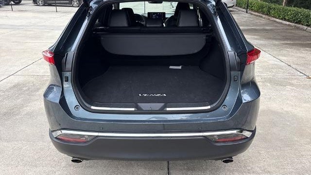 2022 Toyota Venza LE