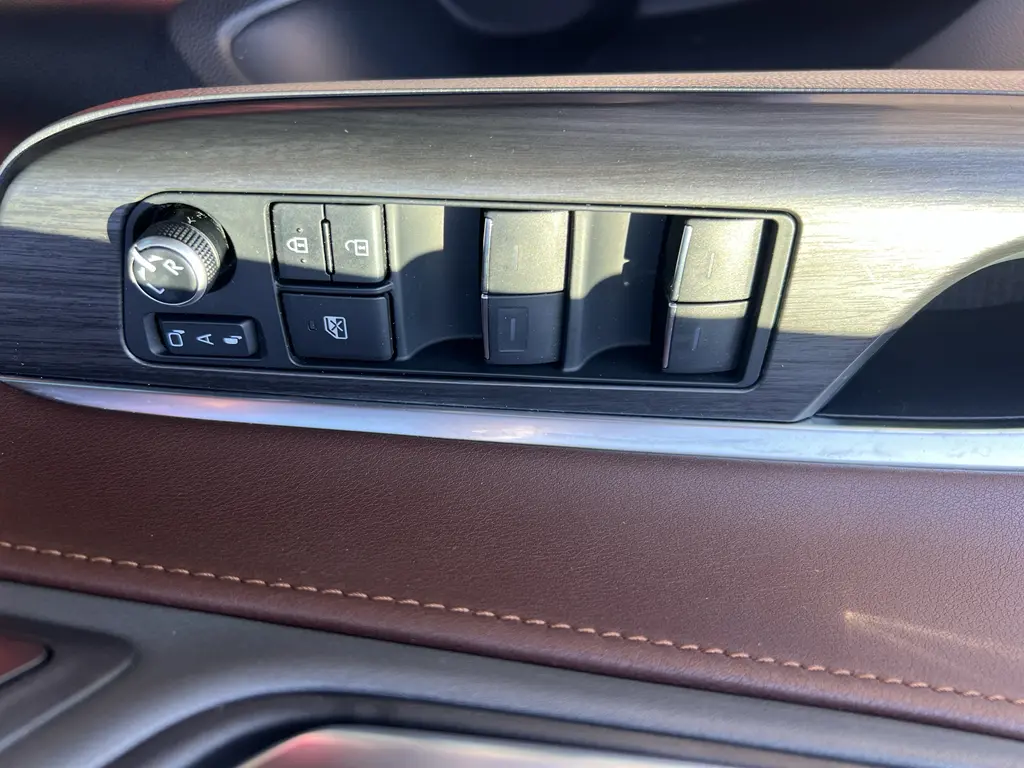2021 Toyota Venza - $28,980