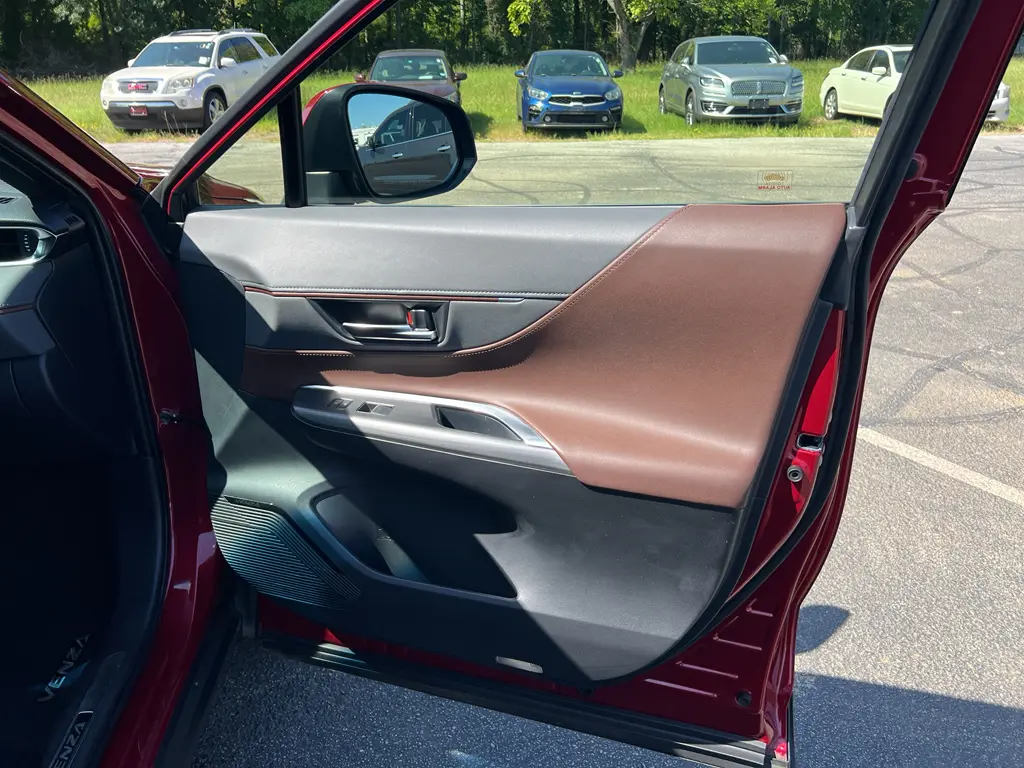 2021 Toyota Venza - $28,980