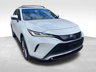 2023 Toyota Venza with Wind Chill Pearl Exterior