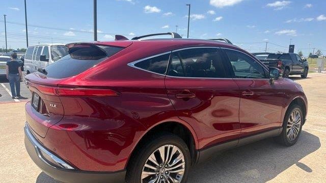 2023 Toyota Venza LE