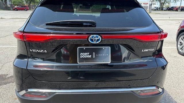 2024 Toyota Venza LE