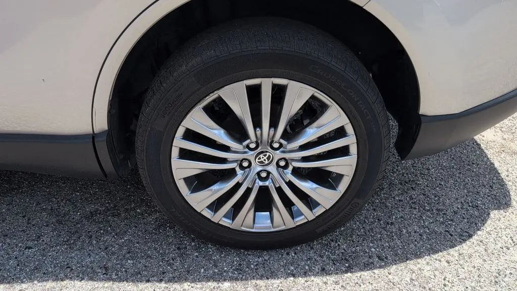 2021 Toyota Venza LE