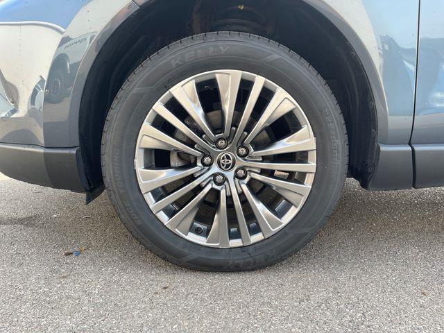 2024 Toyota Venza - $32,500
