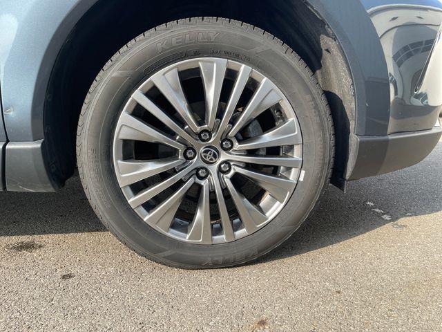 2024 Toyota Venza - $32,500