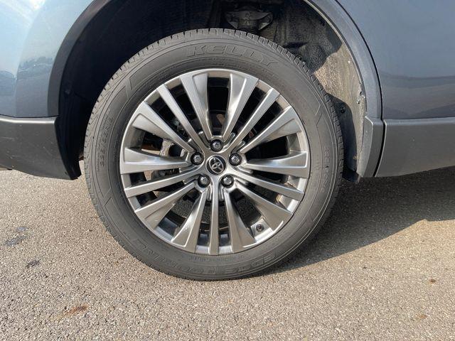 2024 Toyota Venza - $32,500