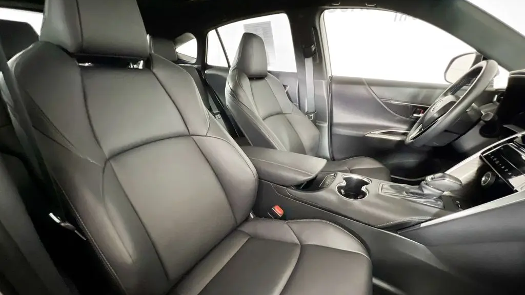 2024 Toyota Venza LE