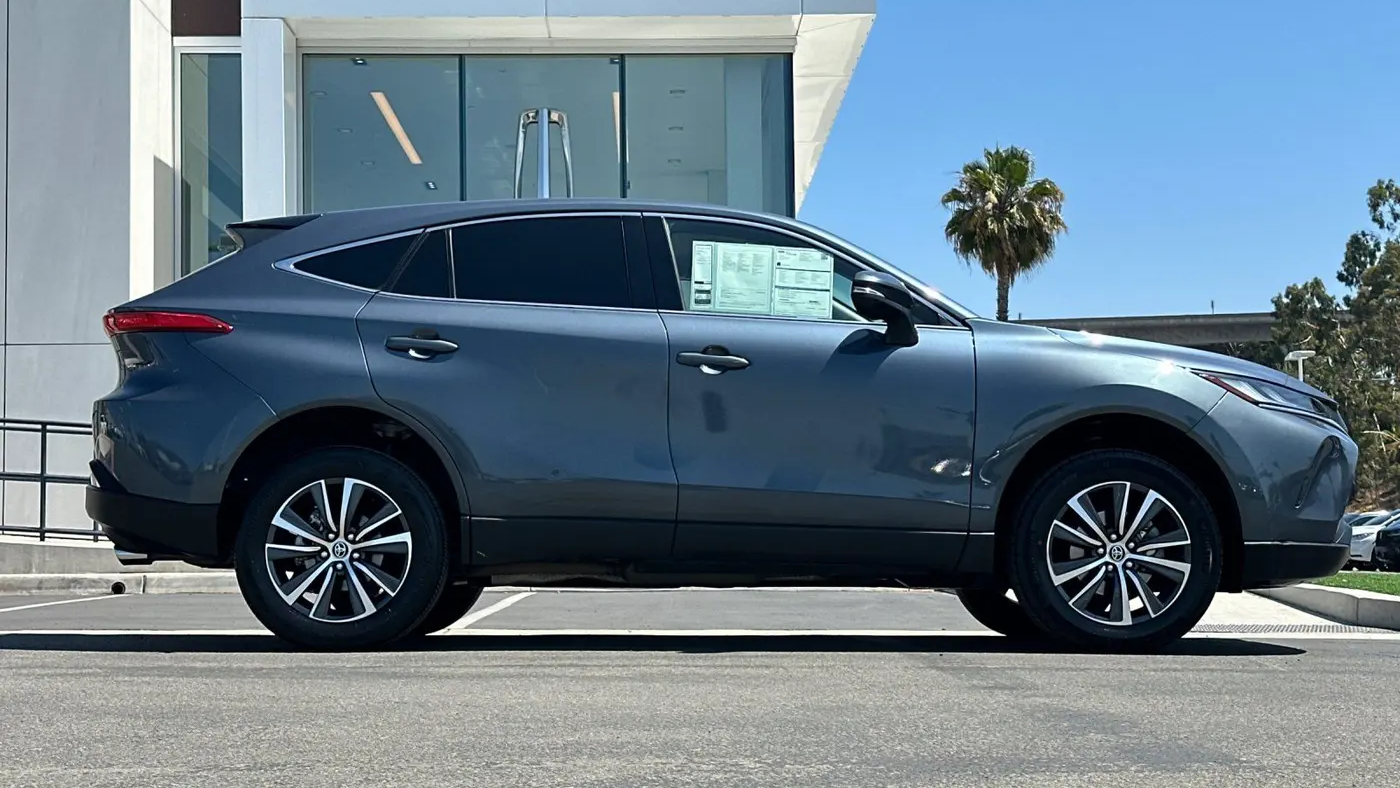 2023 Toyota Venza LE