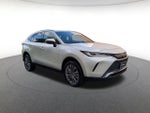 2022 Venza Thumbnail 3