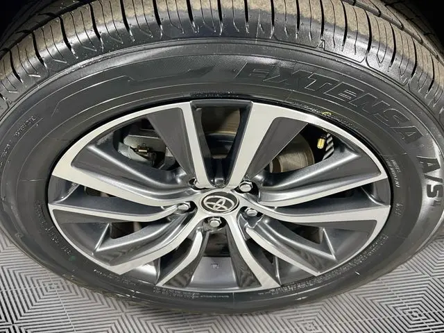 2023 Toyota Venza - $29,900