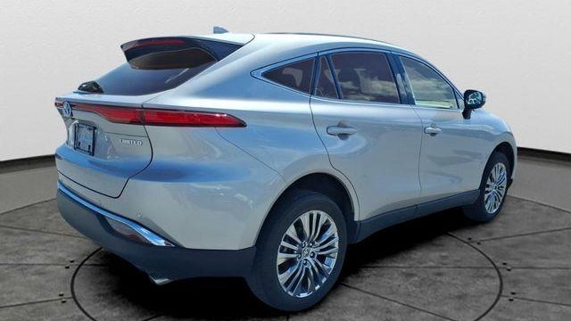 2023 Toyota Venza LE