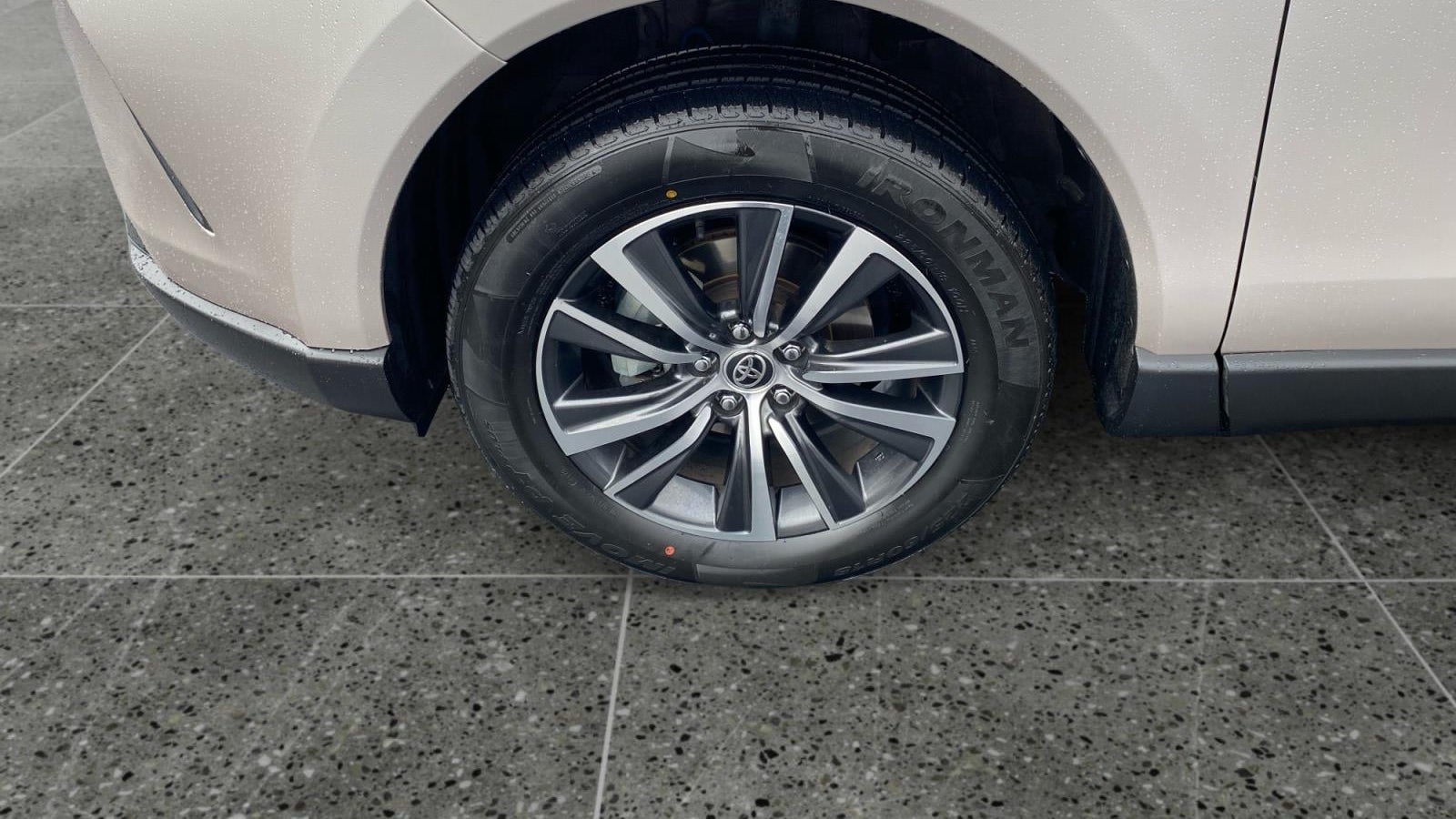2022 Toyota Venza XLE