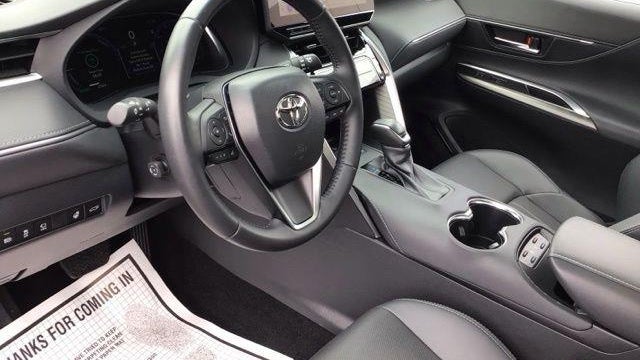 2024 Toyota Venza LE