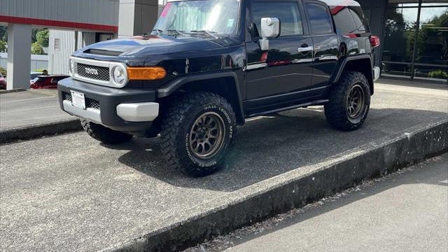 2014 Toyota FJ Cruiser Base