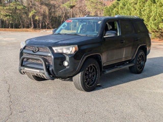 2017 Toyota 4Runner with Midnight Black Metallic Exterior