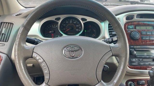 2004 Toyota Highlander Base