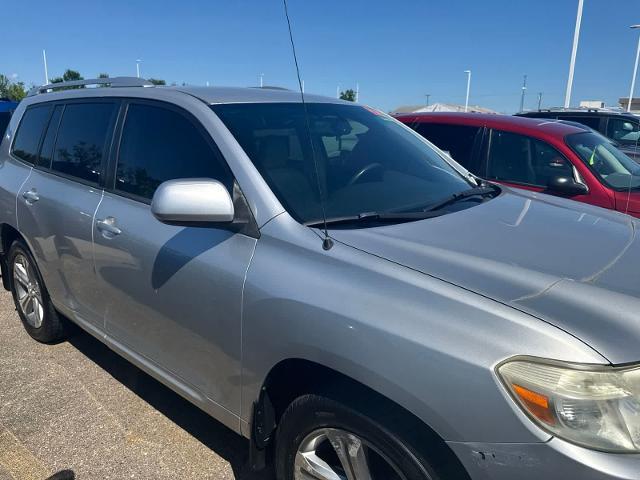 2008 Toyota Highlander - $4,680