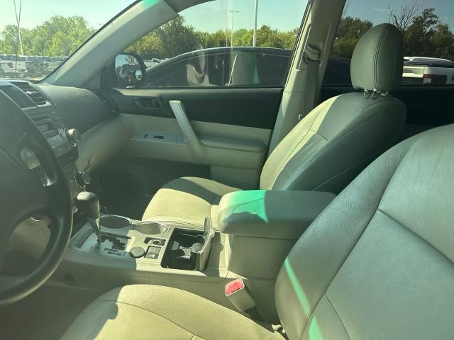 2008 Toyota Highlander - $4,680