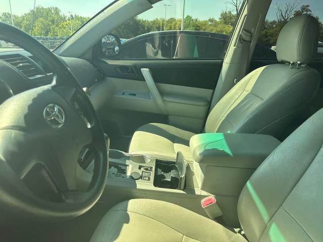 2008 Toyota Highlander - $4,680