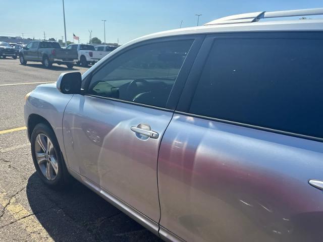 2008 Toyota Highlander - $4,680