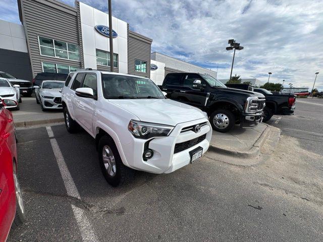 2024 Toyota 4Runner SR5 Premium — photo 1 of 12