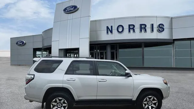 2024 Toyota 4Runner TRD Off-Road