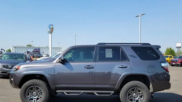 2023 Toyota 4Runner TRD Off-Road