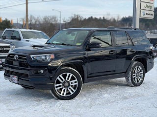 2022 Toyota 4Runner with Midnight Black Metallic Exterior
