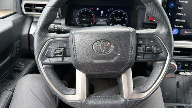 2025 Toyota 4Runner TRD Off-Road HV
