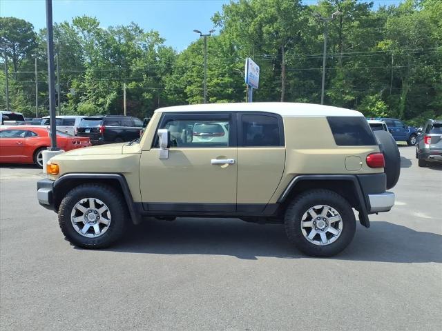 2014 Toyota FJ Cruiser - $26,500
