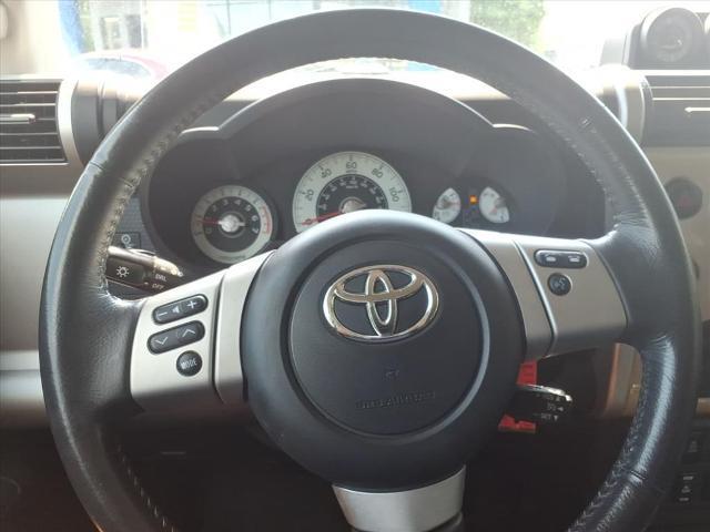 2014 Toyota FJ Cruiser - $26,500