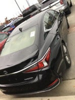 2019 ES 300h Thumbnail 8