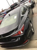 2019 ES 300h Thumbnail 9