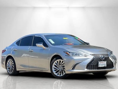 Photo of a 2019 Lexus ES 300H Luxury 4DR Sedan for sale