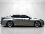 2019 ES 300h Thumbnail 3