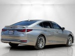 2019 ES 300h Thumbnail 4