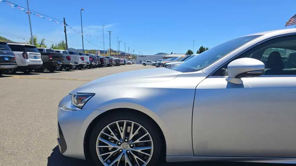 2017 Lexus IS 200t Base