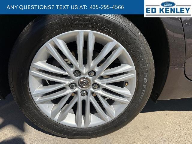 2014 Lexus ES - $21,972