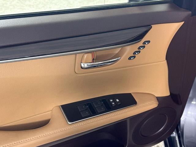 2016 Lexus ES - $15,998