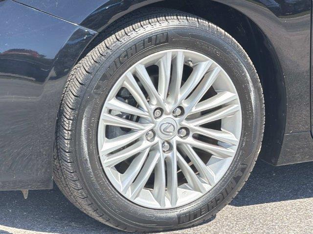 2016 Lexus ES - $23,997