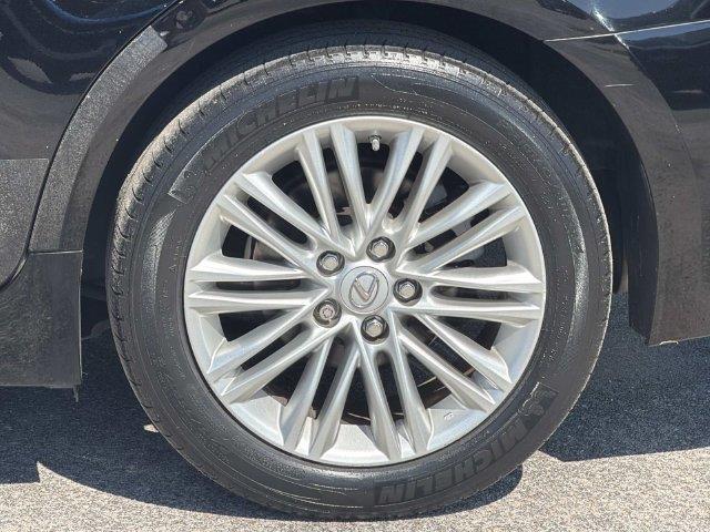 2016 Lexus ES - $23,997