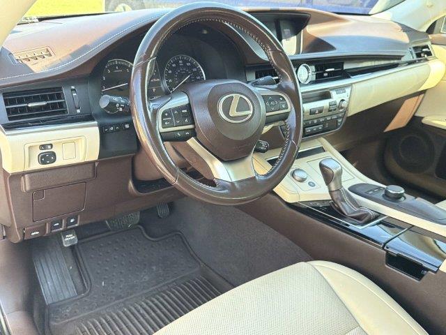 2016 Lexus ES - $23,997
