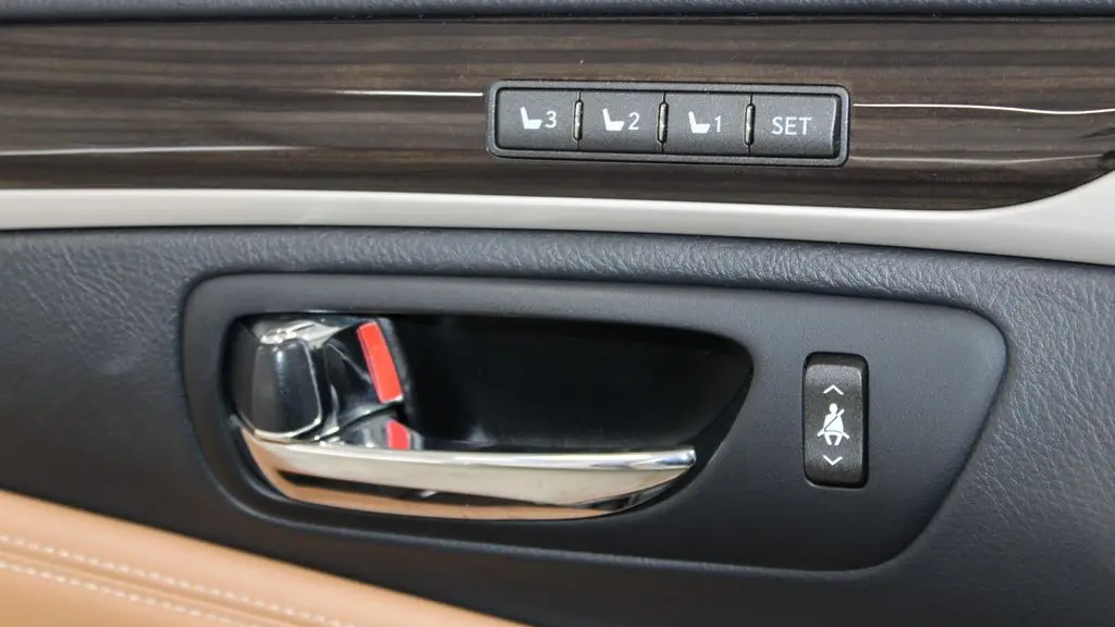 2016 Lexus LS 460 Base