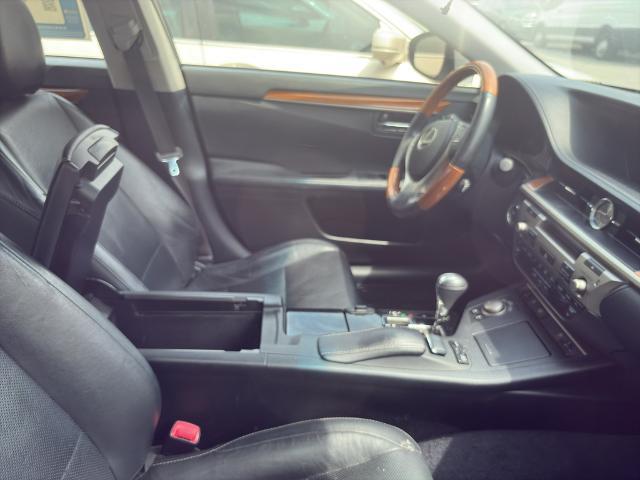 2013 Lexus ES - $16,998