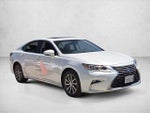 2016 ES 300h Thumbnail 3
