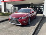 2016 ES 300h Thumbnail 3