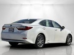 2017 ES 300h Thumbnail 4