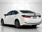 2017 ES 300h Thumbnail 6