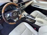 2017 ES 300h Thumbnail 10
